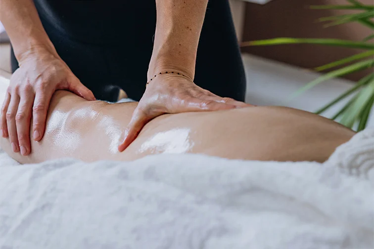 Drainage - Massage of a leg